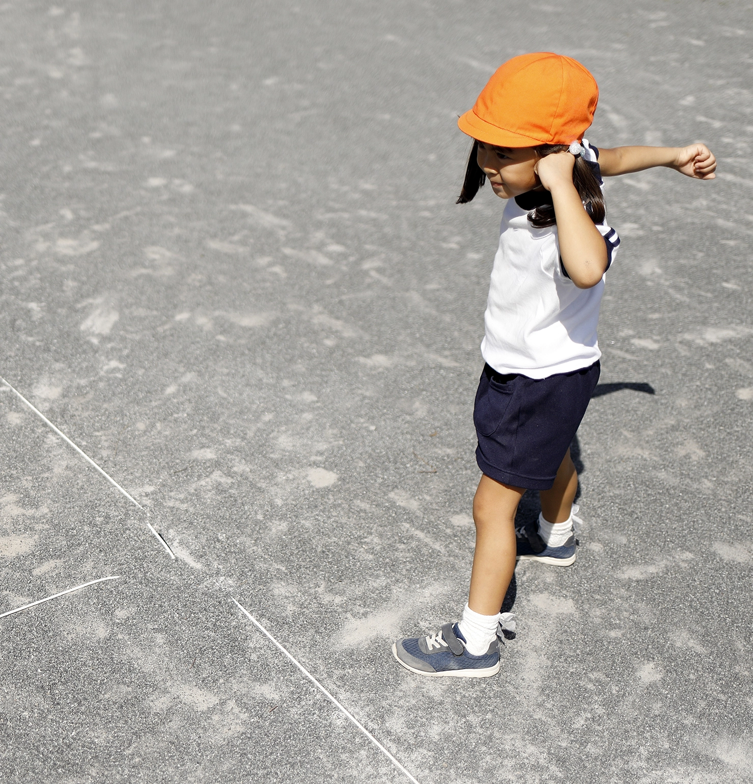 km-bine-banner-mimarea-aruncarii-cu-pietre