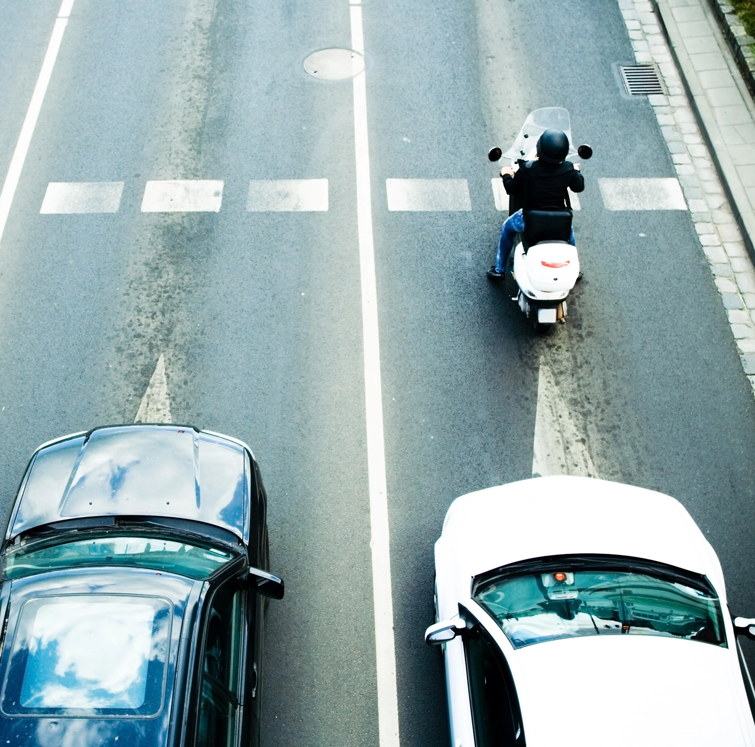 motocicleta-in-trafic